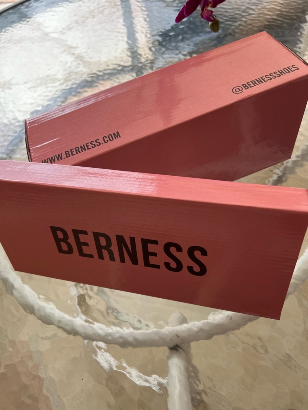 💯Berness empty shoe box 🎁 - Picture 4 of 8